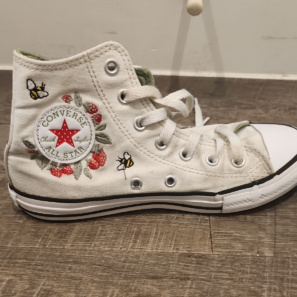 Converse White High-Top Sneakers with Iconic Design